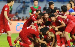 Asian Cup 2019: Xuân Trường làm gì khi đồng đội mừng chiến thắng lịch sử?