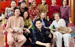24h HOT: Bố mẹ Hoài Linh đến thăm nhà thờ Tổ 100 tỷ, fan phát hiện điều bất ngờ