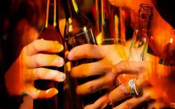 Uống rượu liên quan đến 7 bệnh ung thư, uống thế nào để không hại sức khỏe?