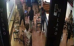 Clip: 6 thanh niên bị chém trong quán cà phê