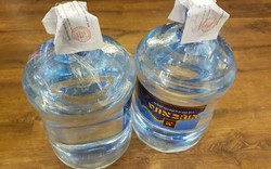 Hà Nội: Thực hư nước uống trong trường học bị “tố” nhiễm khuẩn