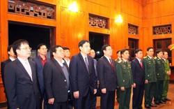 Phó Thủ tướng Vương Đình Huệ dâng hương tưởng nhớ Hồ Chủ tịch