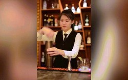 Dân mạng “sục sôi” với màn pha chế điêu luyện của nữ bartender xinh đẹp