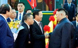 Bước xuống từ tàu bọc thép, ông Kim Jong-un nói rất cảm ơn Việt Nam