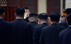 Ông Kim Jong -un đến Đại sứ quán Triều Tiên