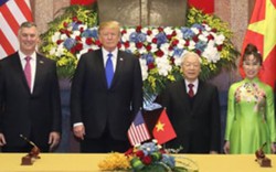 TBT, Chủ tịch nước Nguyễn Phú Trọng và TT Trump chứng kiến ký kết thỏa thuận