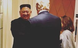 Kim Jong-un tươi cười tạm biệt Trump dù không đạt thỏa thuận