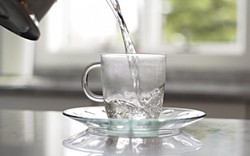 Nước lọc rất tốt cho sức khỏe nhưng uống vào 2 thời điểm này dễ gặp họa