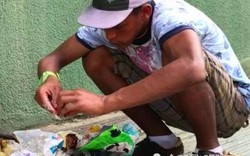 Sốc: thanh niên Venezuela nuôi cả gia đình 5 người nhờ... ăn rác