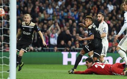 Vòng 1/8 Champions League: Real Madrid bị Ajax biến thành những "chàng hề"!