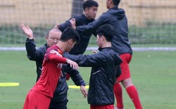 U23 Việt Nam thiếu quân, HLV Park Hang-seo đau đầu với... AFC Cup