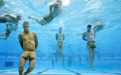 Đặc nhiệm Hải quân Mỹ học bơi như tự sát