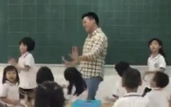 Thầy giáo tiểu học múa "dẻo quẹo", học sinh thích thú bắt chước