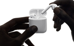 Apple "hốt bạc" nhờ bán tai nghe AirPods