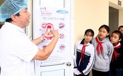 Ninh Bình: Gần 1.500 học sinh được khám răng miễn phí