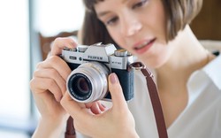 "Gã khổng lồ tí hon" Fujifilm X-T30 chính thức xuất hiện, giá 22 triệu đồng