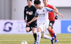 Lối chơi của Incheon United khiến Công Phượng bị "trói chân"?