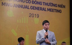 Chiếc điện thoại cũ kỹ của ông Nguyễn Đức Tài và áp lực lợi nhuận 3.571 tỷ của Thế giới di động