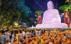 Hơn 4 vạn người về tham dự đại lễ Phật thành đạo tại Vũng Tàu