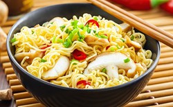 Muốn khoe mình giàu có ở châu Phi, bạn chỉ cần có thật nhiều mì tôm 