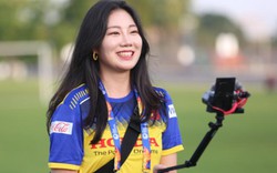 Phóng viên Hàn Quốc xinh đẹp đưa tin về U23 Việt Nam