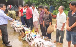 Hội hỗ trợ dê, gà, nhà nông dễ thoát nghèo vươn lên khấm khá