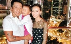 Tài tử TVB xấu hổ, cay đắng khi xem những hình ảnh ngoại tình của vợ trẻ