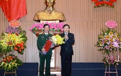Trao quyết định của Chủ tịch nước cho Thiếu tướng Tạ Quang Khải
