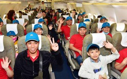 Ấm áp tình thương trên chuyến bay chở hơn 1.000 người lao động về quê nghỉ Tết
