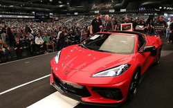Siêu xe ‘bình dân’ Chevrolet Corvette C8 đầu tiên được bán với giá gần 70 tỷ đồng