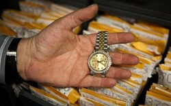 Đem bán đấu giá đồng hồ vì lâu năm không dùng, té ngửa khi biết giá trị thật của nó