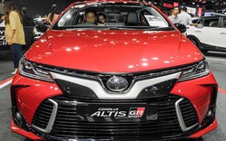 Cận cảnh Toyota Corolla Altis GR Sport đối thủ cạnh tranh với Honda Civic