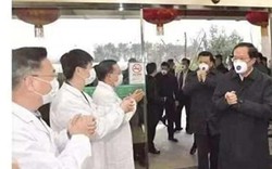 Virus Corona: Dân TQ giận dữ với hình ảnh quan chức đeo khẩu trang “xịn” hơn bác sĩ
