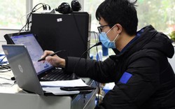 Học sinh Trung Quốc học trực tuyến để tránh virus corona
