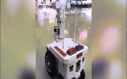 Đối phó virus Corona, Trung Quốc dùng "biệt đội" robot tuần tra