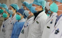 40 y bác sĩ cùng bệnh viện nhiễm virus corona