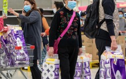 Cuộc sống của người Hong Kong đảo lộn vì virus corona