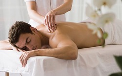 Thanh niên đi massage bị đánh đập vì dám từ chối làm "chuyện ấy"