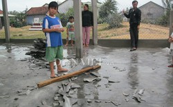 Phú Yên: Lốc xoáy cuốn sập ba ngôi nhà