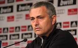 Mourinho “tẩy chay” báo giới tới hết mùa giải