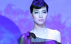 Chân dài Việt rạng ngời trên sàn catwalk