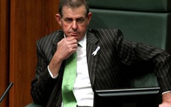 Dính bê bối tình dục, Chủ tịch Hạ viện Úc từ chức