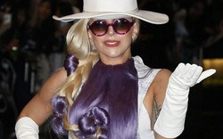Cực choáng trước &#34;váy tóc&#34; tím ngắt của Lady Gaga
