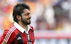 Cầu thủ Milan rơi lệ chia tay các cựu binh