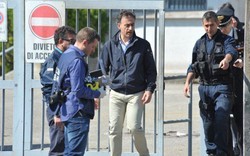 Italia bắt 2 nghi phạm đánh bom trường học
