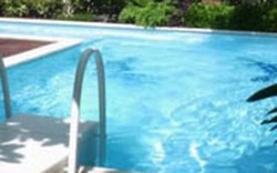 Một học sinh chết đuối tại hồ bơi khu Resort