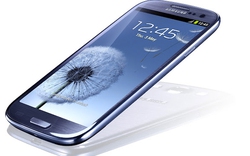 Galaxy S III tiêu thụ “qua mặt” iPhone 4S