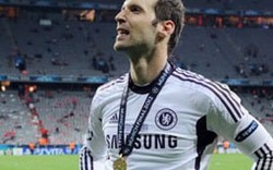 Petr Cech ở lại Chelsea thêm 4 năm nữa