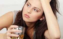 Uống càng nhiều rượu, càng dễ mắc ung thư vú