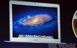 Apple trình diễn MacBook Air 2012